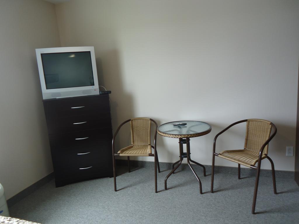 Motel Aux Ecluses Алма Екстер'єр фото